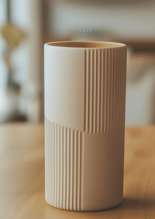 Luno Vase