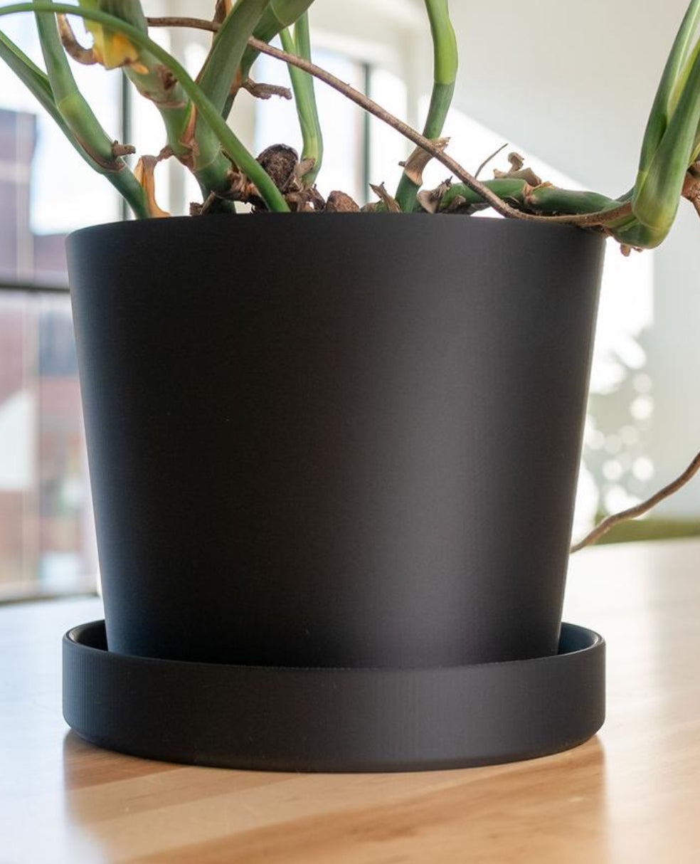 Nero Planter